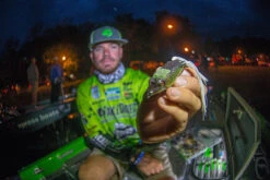 Abu Garcia Adrian Avenas Fantasista Premier / REVO4 Rocket RH Frog Casting Combo -Fishing Sales Store adrian avenas abu garcia fnpc73 7 revo4 rocket frog casting combo 00531.1651242878