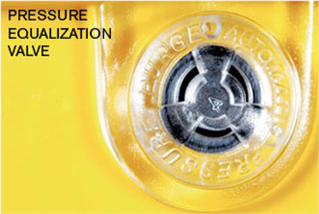 Pelican 1010 Micro Case 3 Pelican 1010 Micro Case - Image 3